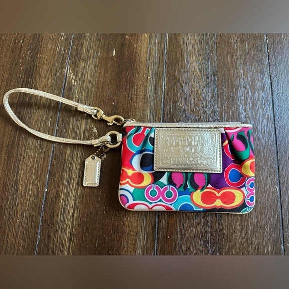 Coach poppy wristlet - Picture 8 of 15